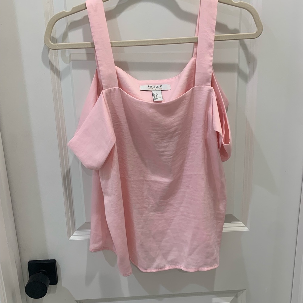 pink top